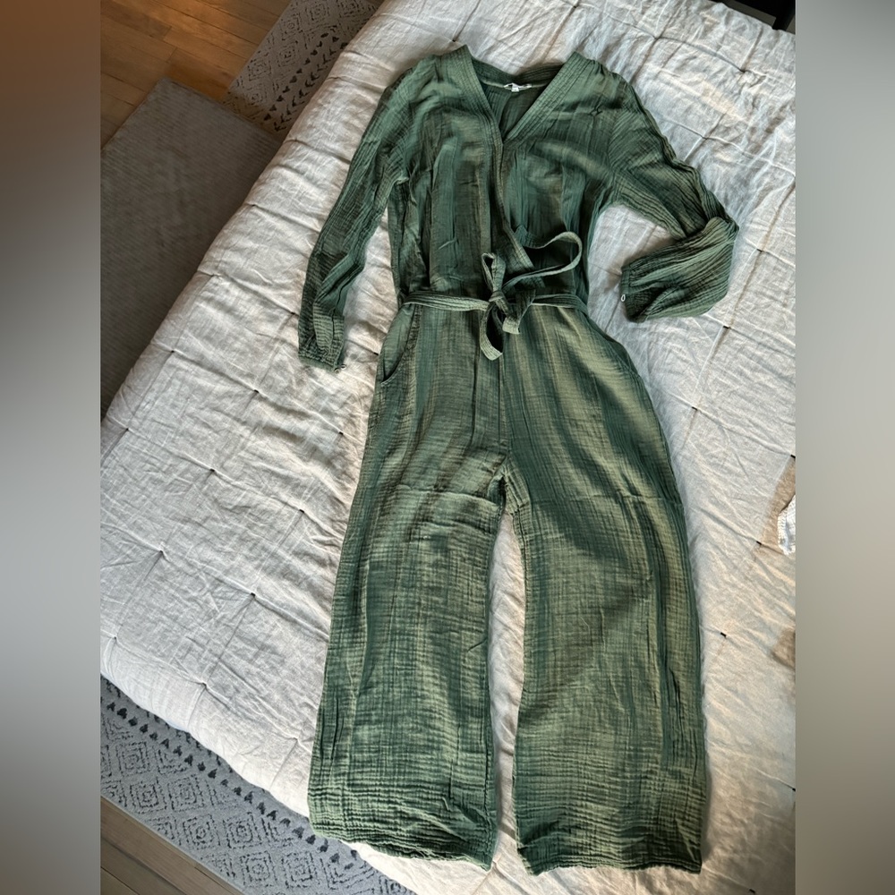 Sundry jumpsuit size 2